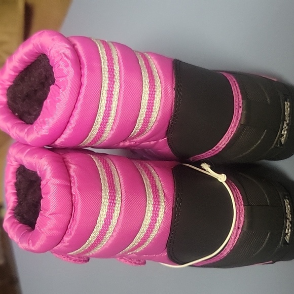 NWT Explorers little girls size 8 pink and black winter boots. - Picture 7 of 8